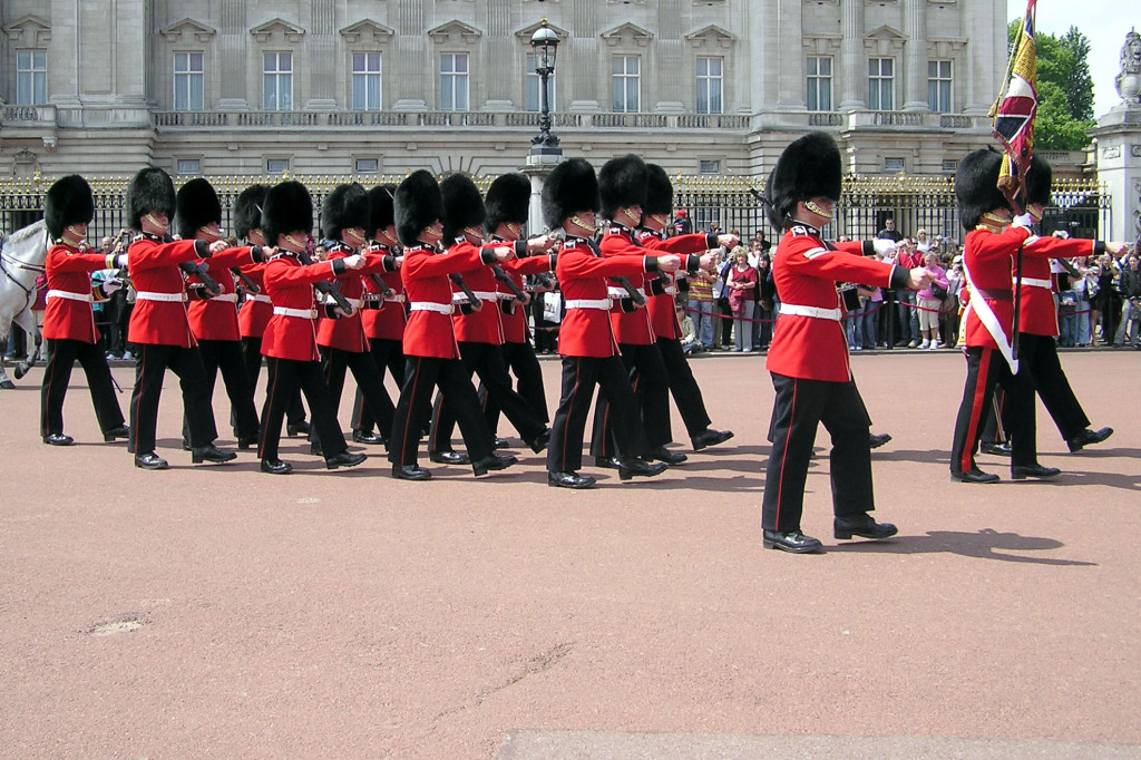 Queen's guards take on Game of Thrones theme song: video
